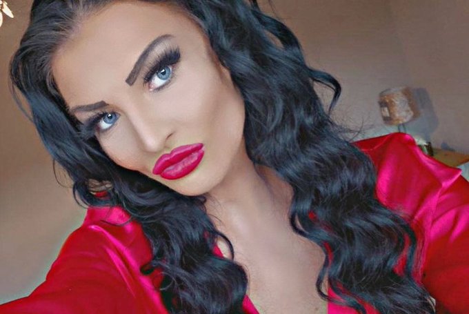 Party time. Wouldn&rsquo;t you love these red lips wrapped around your cock 😈😈😈😈😈😈😈😈😈😈😈😈😈 https://t.co/qbQ
