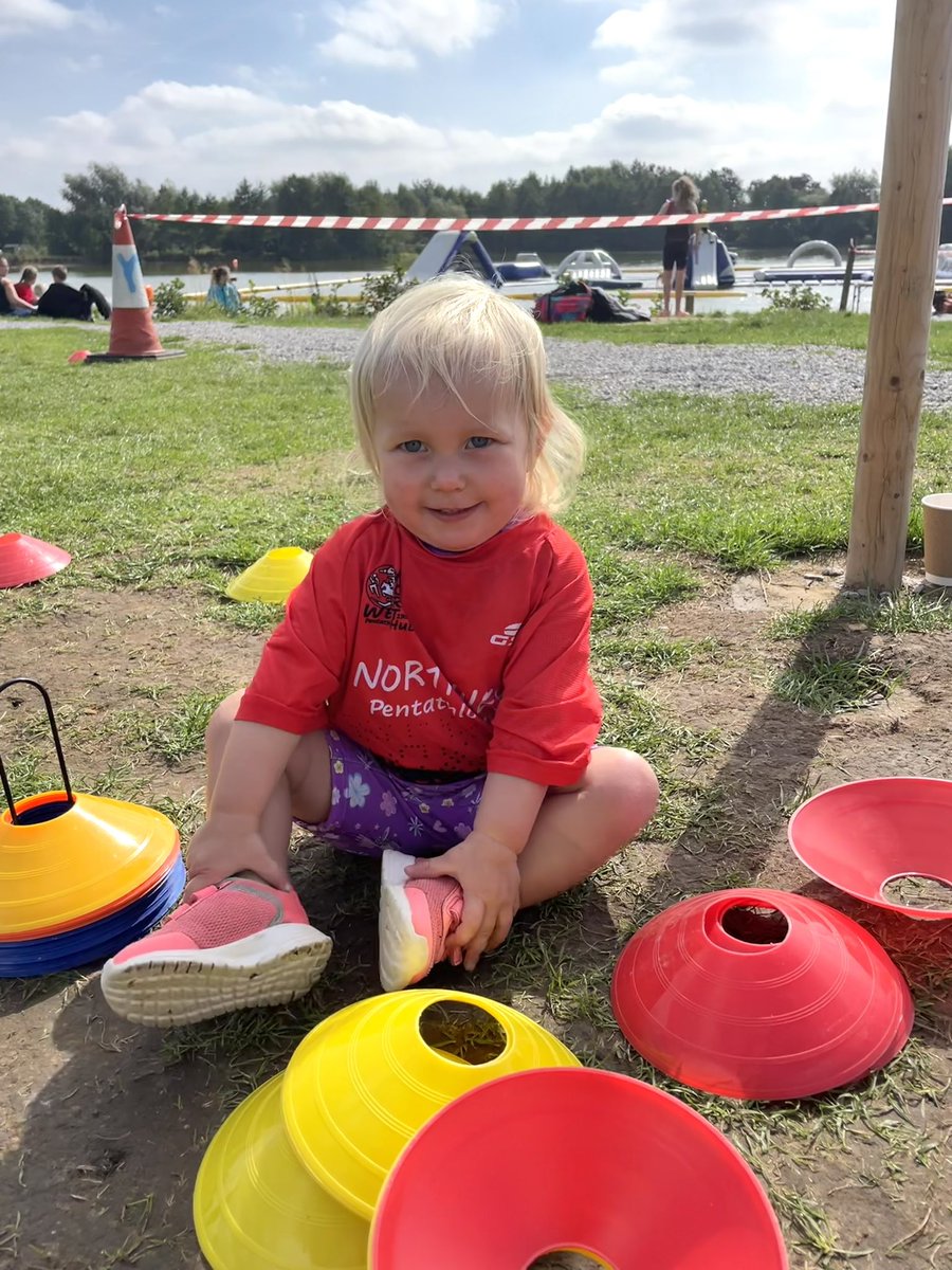 NicJRowley's tweet photo. Representing Lancashire today with @NWBiathleHub racing hard at the #Biathle of the Roses & coming together as a sporting community 🇬🇧🌹proud to have such a class spectrum of athletes ⏱
Ps. Can you tell she has coaches as parents 👇🏼 #ConeCrazy https://t.co/jDwqrQ1BRK