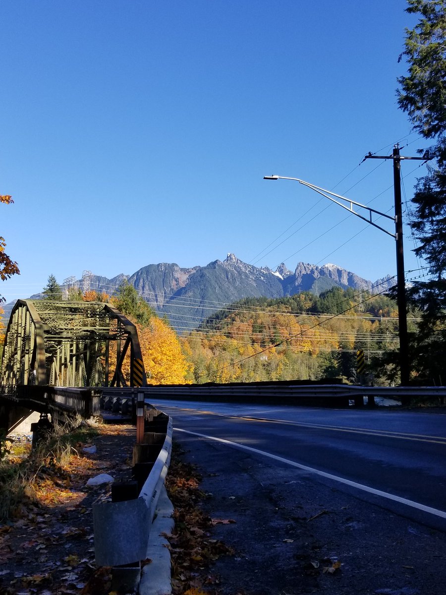 laffyjacky's tweet photo. My favorite stretch of US 2 I love visiting every fall vs today. 
#BoltCreekFire https://t.co/rsIYbADt0Z
