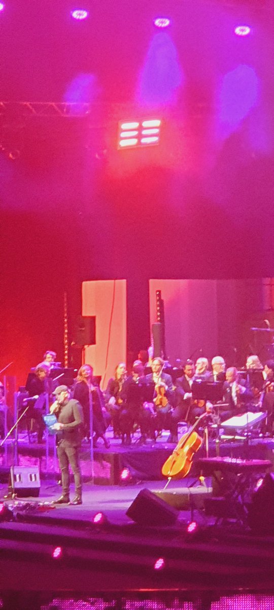 MagdaMarrkefka's tweet photo. #UrodzinySopotu w @OperaLesna
Ciekawe, ile usiedzę na koncercie. Trochę już się odzwyczaiłam 😉
(ostatnio przesiaduję tylko w przychodniach i szpitalach 🤭)
#koncert #Sopot #urodziny #Nosowska #Zawiałow #Sochacka
#Miuosh #KevFox #LaboratoriumPieśni #PFK https://t.co/QYdTzu60vw