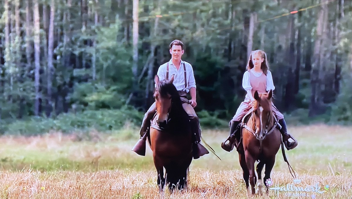 psprague83's tweet photo. Happy Sunday from the Grants! Hope we get to see more father/daughter moments like this in Season 10! @kevin_mcGarry @jaedalilymiller ❤️ #Hearties #Season10HereWeCome 
📷 Hallmark Media LLC (S8) https://t.co/8JY1LouW9M
