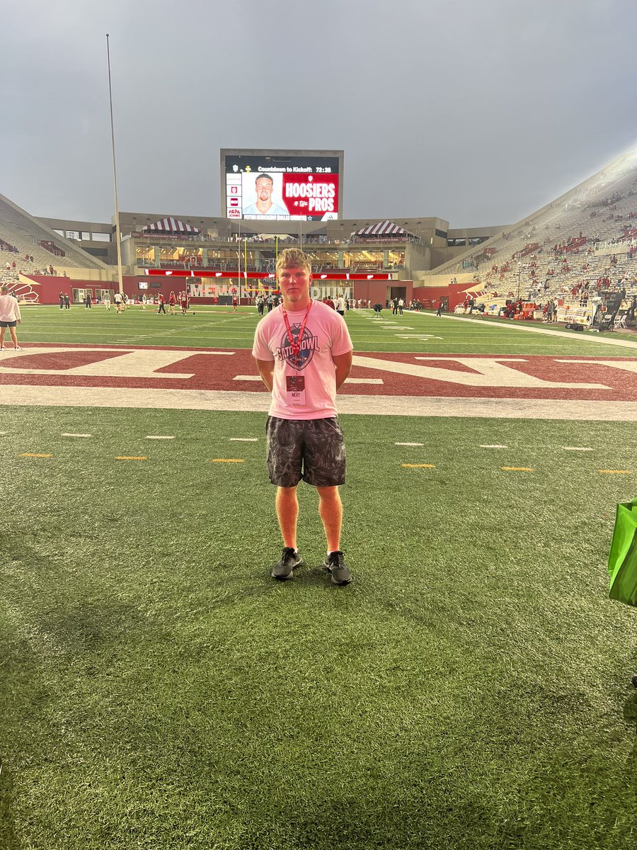 TJGreenwell2's tweet photo. Had a great time at Indiana last night. Thank you for the invite @coachryanhansen @CoachPerrone @_K_Young14 @KYHighFootball https://t.co/XmFOgHWGdQ