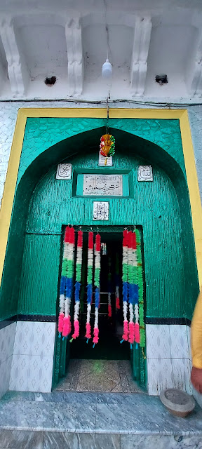 aliusman739's tweet photo. The 17th century of Shrine of Syed Mahmood Shah Lahore #AuliaAllah https://t.co/d1o9benFKg https://t.co/ZxuSNWOyMD