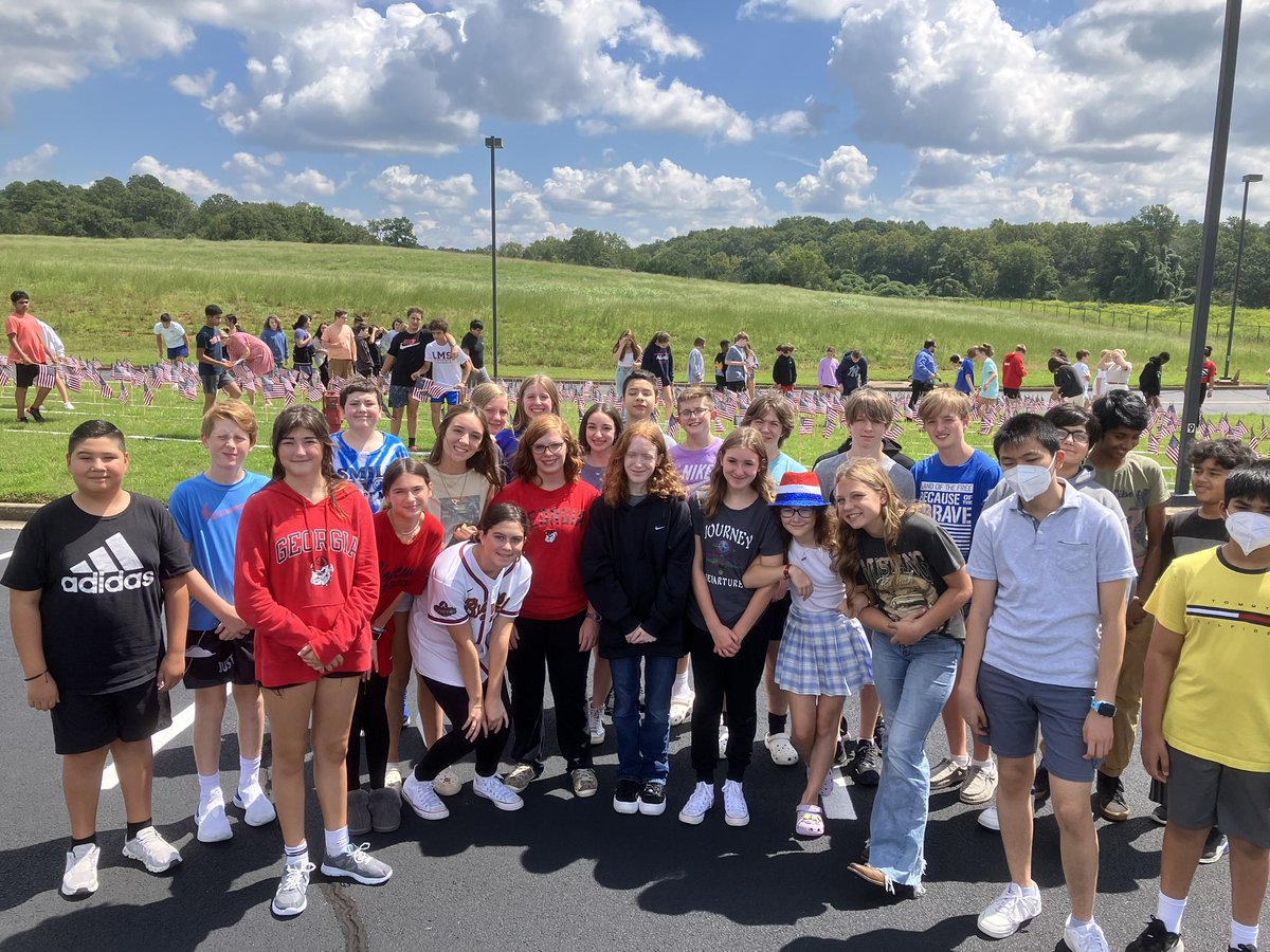 LibertyMDL's tweet photo. Last week, our students honored the legacy of Liberty’s beginning and the memory of those lost on 9/11. So We are so proud of our students who embodied respect and reflection. Their small acts of kindness and service captured the spirit of our nation after that harrowing day. https://t.co/zSzgzawRzn