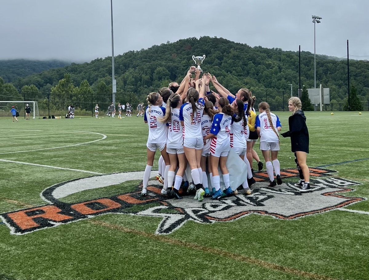 High_School_Cup's tweet photo. The 2022 Fall #SmokyMountainCup Series is officially in the books!

7️⃣0️⃣0️⃣0️⃣ Players, Coaches &amp; Fans
1️⃣3️⃣7️⃣ Teams
3️⃣2️⃣ Champions
5️⃣ States
3️⃣Great weekends @RockyTopSports1 

See who won the 🏆 > https://t.co/OhEDEaiVfK

Thanks to everyone for competing in the @High_School_Cup ‼️ https://t.co/0GmBTGgTIa