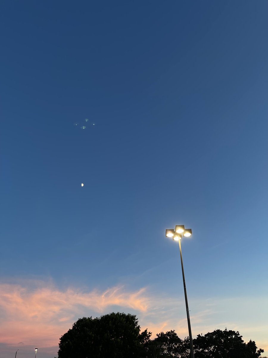 LucasElMostacho's tweet photo. 🛸 https://t.co/wgVkeMqr6t