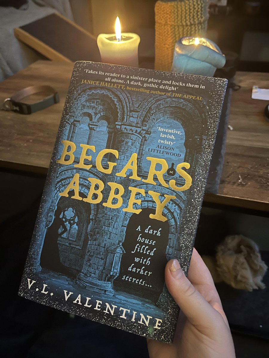 100 pages into #BegarsAbbey @valentinevikki, why have I not picked this up from my tbr before now?!?

The scene has been set perfectly, dark and mysterious. Now time to buckle myself in for the creepiness. Will I regret reading this into the night? Probably 🤣