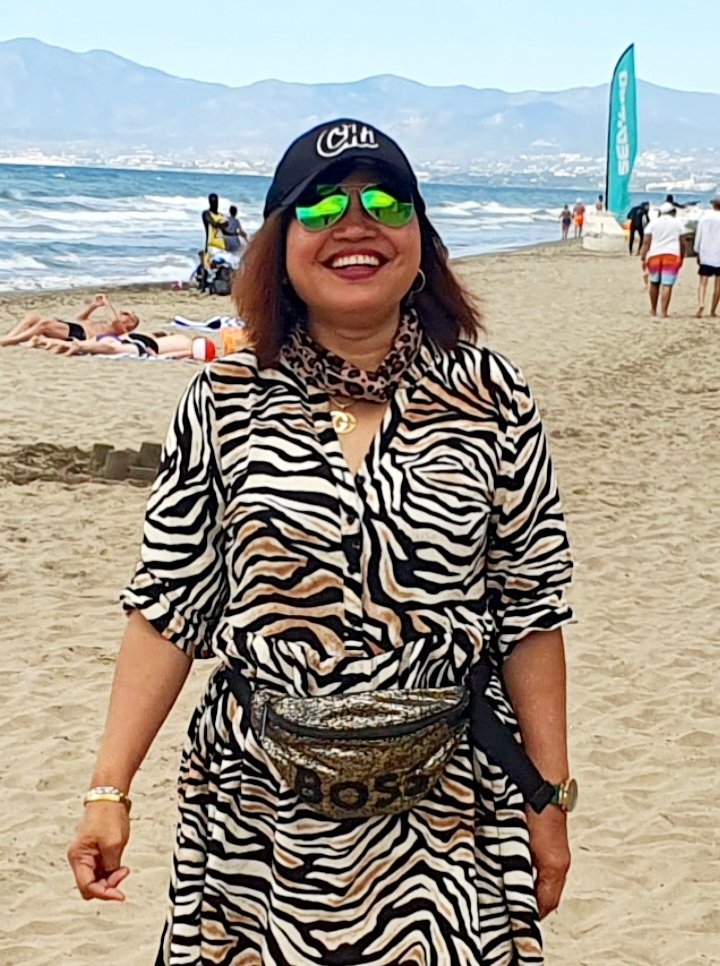 RocheHearts's tweet photo. Just want to have sand in my toes...🤩🙈🦶👣
Chiringuito beach, Marbella🇪🇦 https://t.co/v2HerkZK7O