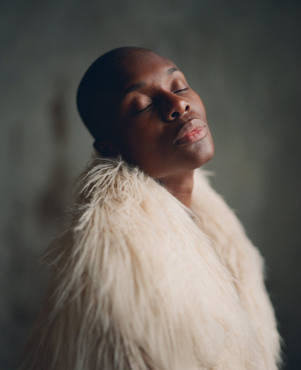 ghostshaped's tweet image. The Pentax 67 75mm 2.8AL is my #1 favorite lens I’ve ever used. My desert island lens. Here’s a wet plate of it, and 3 portraits I’ve made using it. Getting a 35mm field of view mixed with an almost LF look handheld makes it perfect in my eyes.