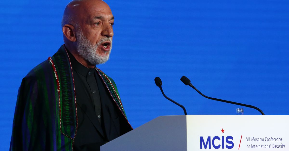 Reuters's tweet photo. Former Afghan President Karzai tweets his support of protesting female students https://t.co/M29PB1555d https://t.co/x6ZuxWOIIb