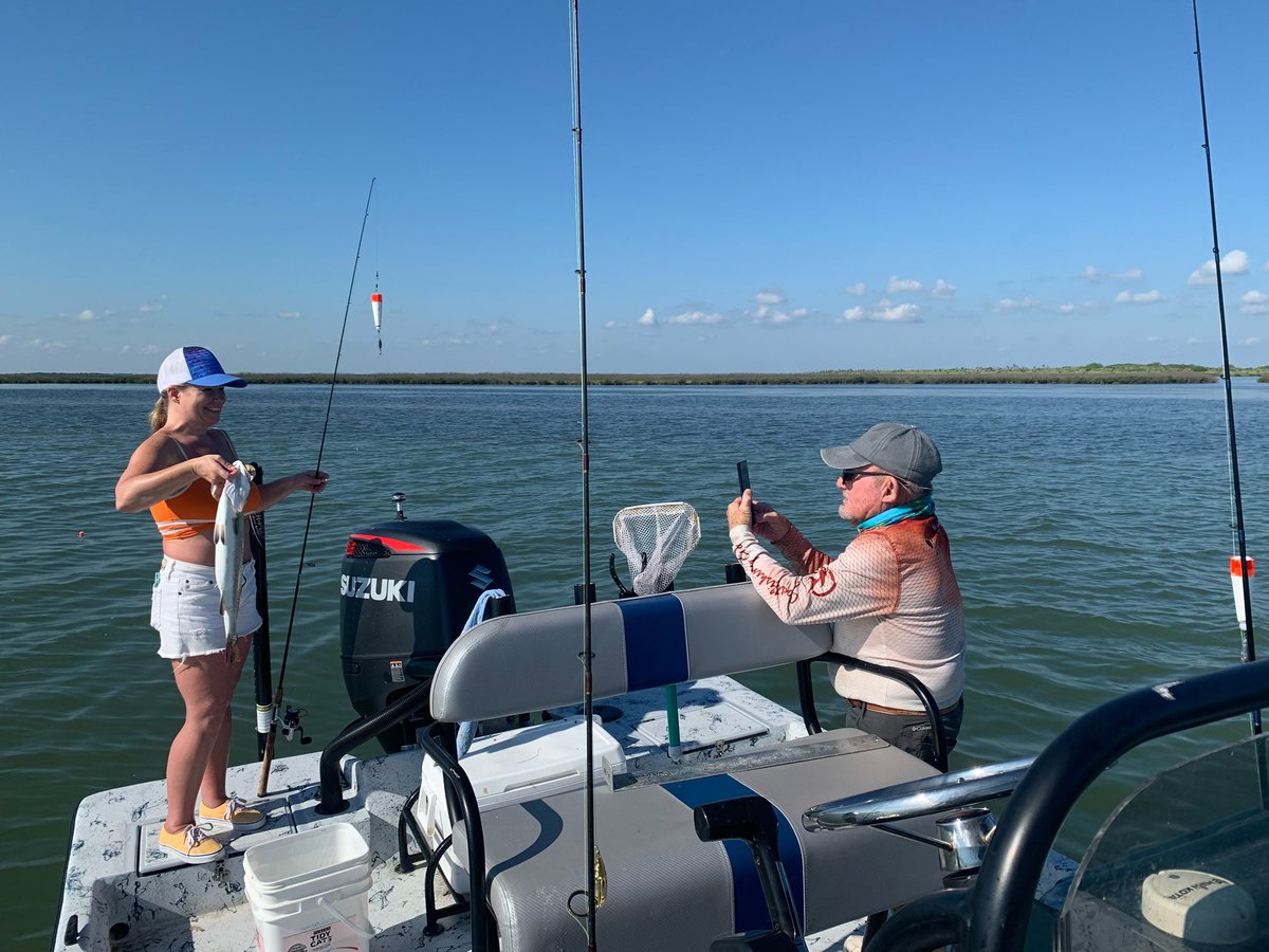 BeccaisaPenName's tweet photo. Fishing day one… #captlou #whitesands #portisabel #SPI https://t.co/XMeaNcv33F