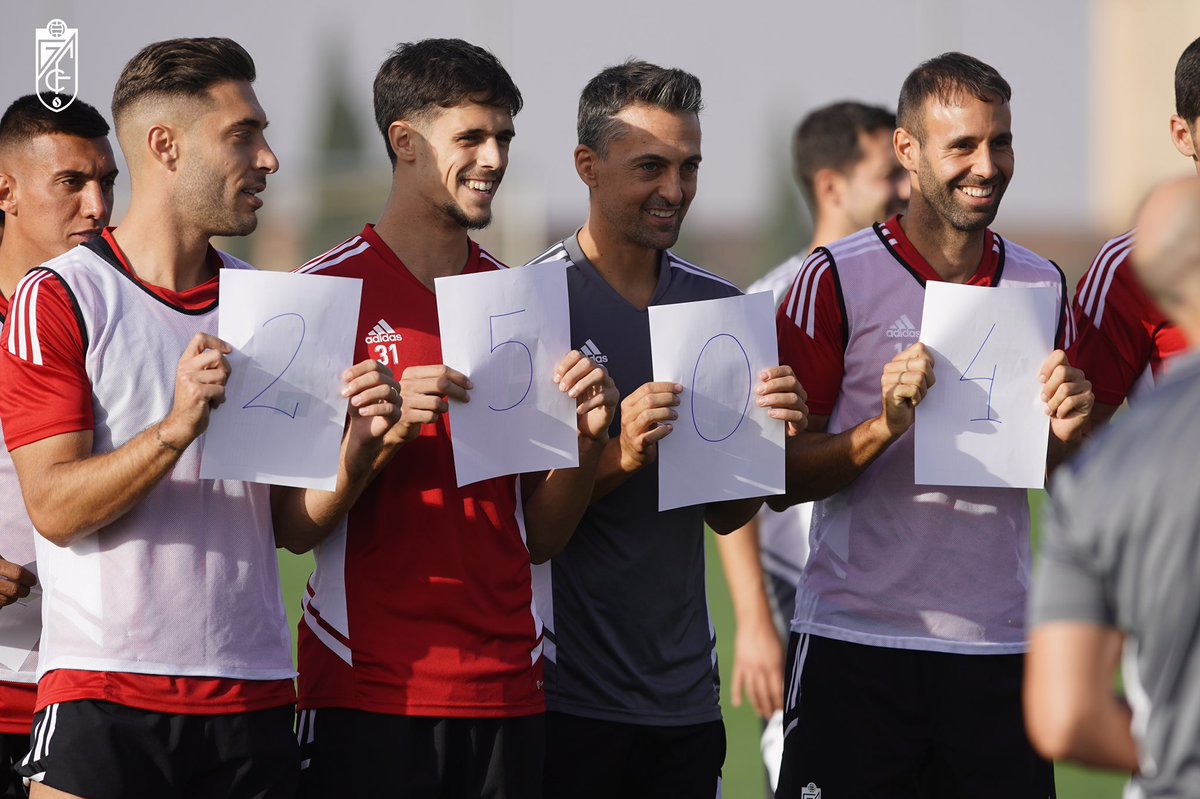 GranadaCF's tweet photo. 🔢❤️🧐

¿Qué nos querrán decir?

#𝙀𝙩𝙚𝙧𝙣𝙖𝙇𝙪𝙘𝙝𝙖 🇦🇹 https://t.co/FtIxFf9ef8