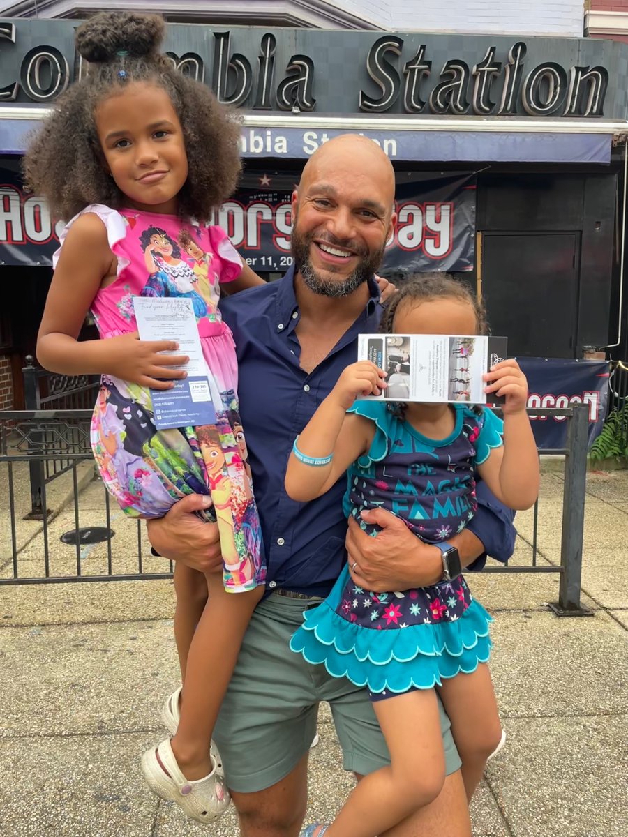 CMRobertWhiteDC's tweet photo. Had a great time out with my girls at #AdamsMorganDay and loved being in community with #Ward1 neighbors today! https://t.co/id8ByC9bGw