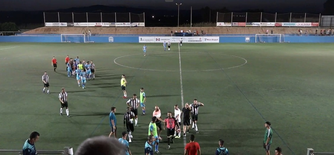 RFAF's tweet photo. 🔚 ¡Primeros finales de la tarde! ¡Terminan los partidos de las 19h de #CopasProvinciales!
➡️ @UDPaviaoficial 1⃣-1⃣ @AlboxCDV
➡️ #PDGarrucha 2⃣-0⃣ @CarbonerasCF
➡️ @RCPortuense1928 2⃣-1⃣ @CD__GUADIARO
➡️ @CVentippo 5⃣-0⃣ @CDSPPM https://t.co/XGmzujGdoE