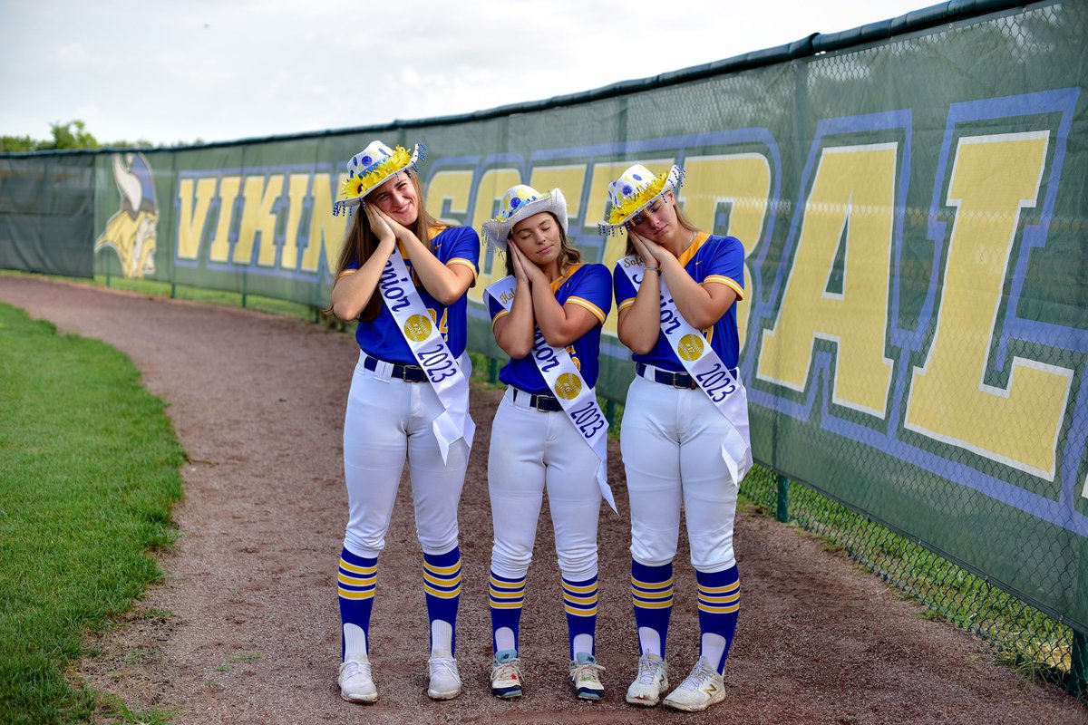 SENIOR YEAR LETS RUN IT BACK😤 #onelastdance