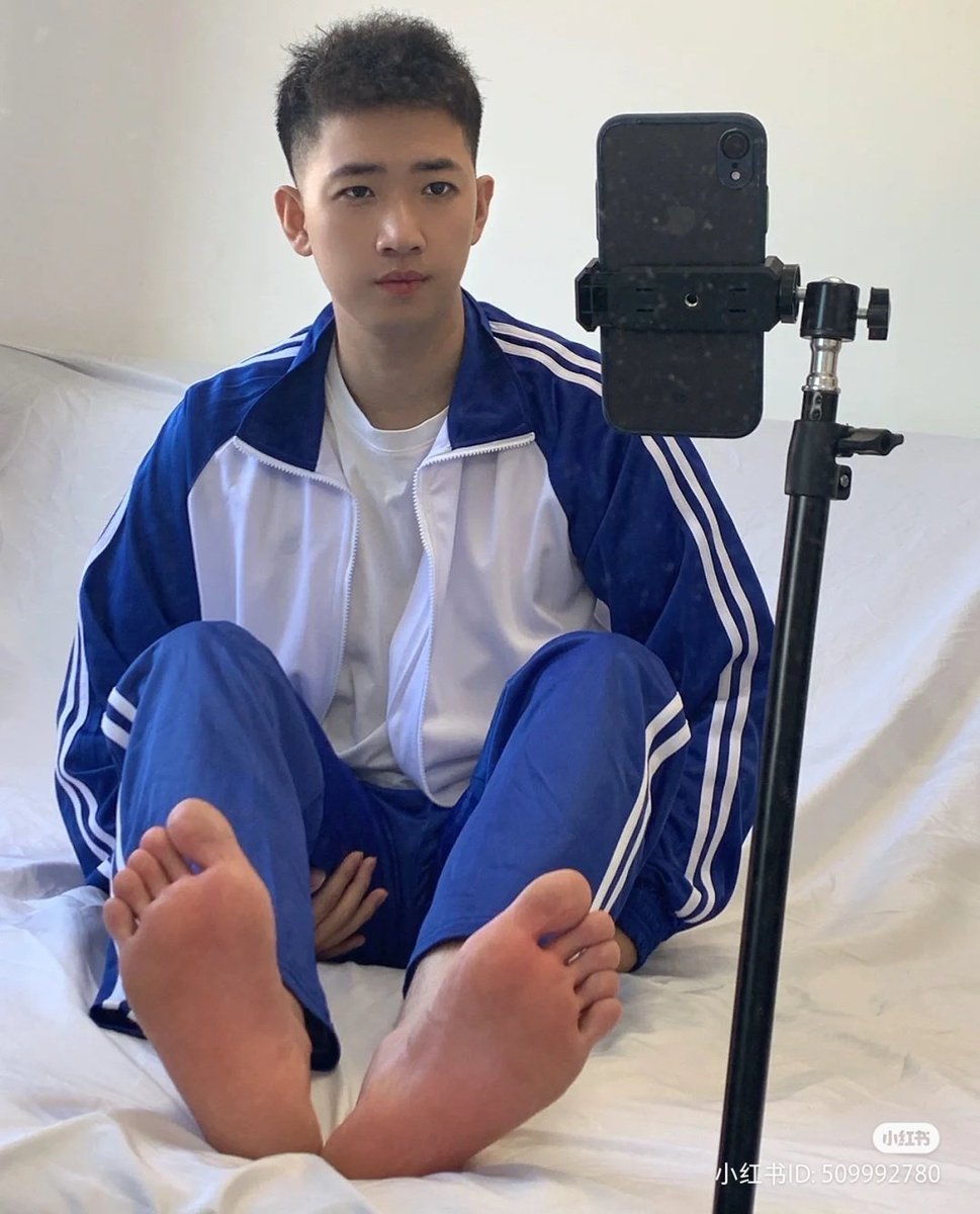 Asian Male Feet (@hkmngel) on Twitter photo 