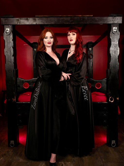 TOUR DATES Sept 21st- LONDON solo&amp;duos w/Eevee  22-25th - LEEDS 26-27th BATH (limited appts)  Oct 5-8th<a href="/tag/redhead"class="tags"><span>#redhead</span></a><a href="/tag/naked"class="tags"><span>#naked</span></a><a href="/tag/zaradurose"class="tags"><span>#zaradurose</span></a>