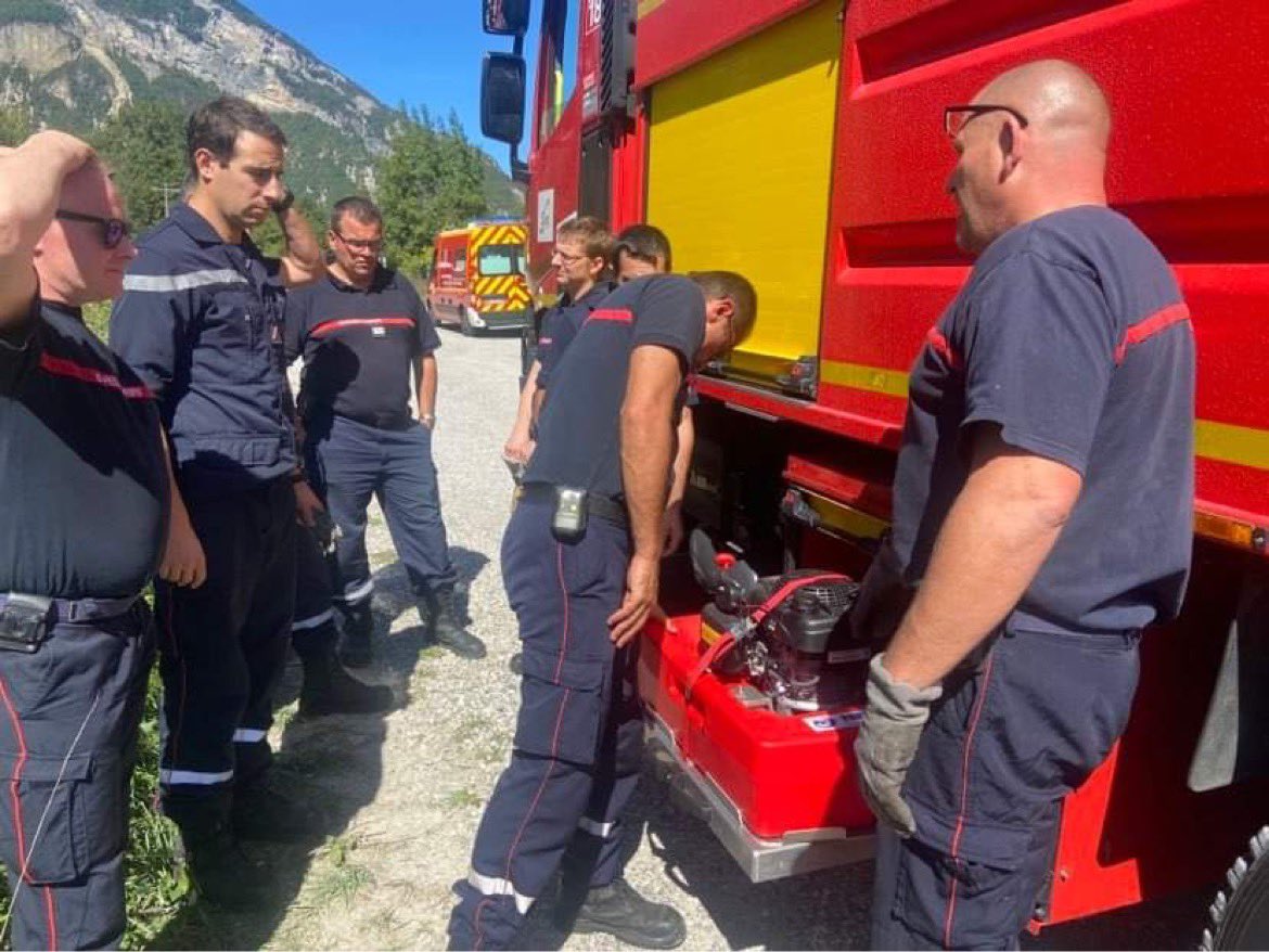 CS_Culoz's tweet photo. Ce dimanche 11 septembre, au centre d’incendie et de #secours de #Culoz se déroulait la #manœuvre générale annuelle des #Chef d’agres Tout Engins (Chef du #fourgons #incendie). Étaient présent des #sergents et #adjudants des casernes de Culoz et Belley.
@sdis01 https://t.co/a1LJgZTWCw