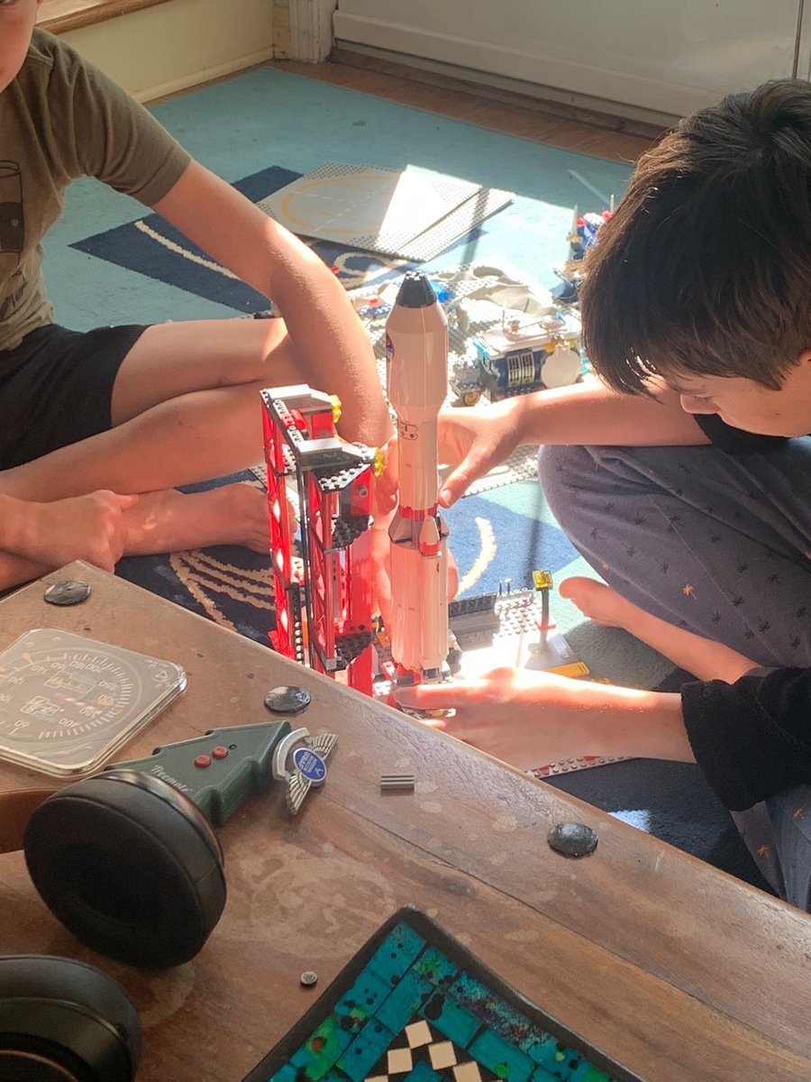 Jubble5's tweet photo. @LEGO_Group Our boys playing with 3 generations of lego space! https://t.co/wMutWw2bui