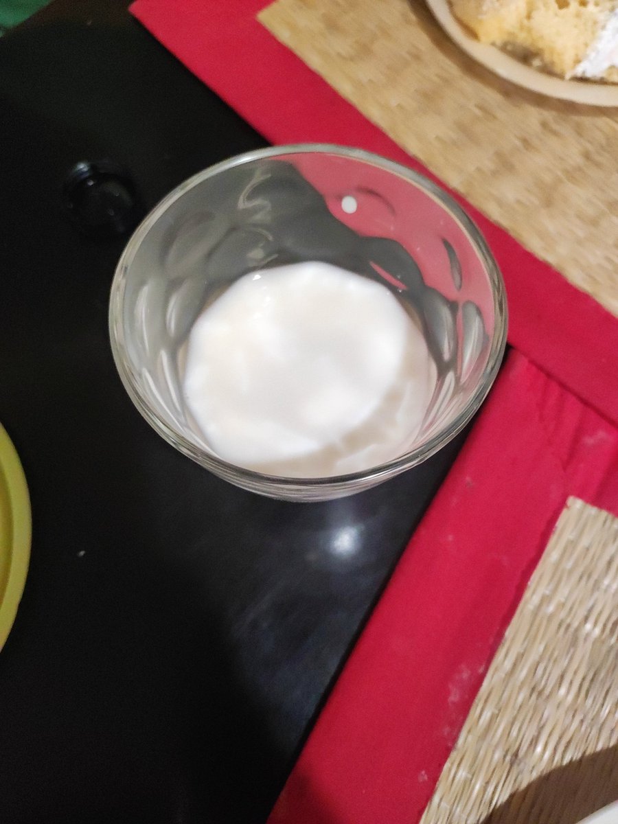 FitOskr's tweet photo. @UnVasoDeLALA  una pregunta por qué la leche Light ya tiene una apariencia más oscura? Soy consumidor de esta leche y viene más oscura que antes. Espero alguna respuesta por favor. https://t.co/jQmj4afpel