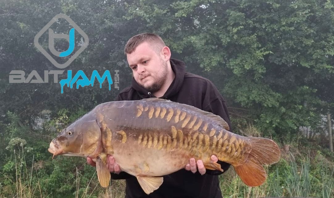 BaitJam's tweet photo. 👏Team Member Jon caught this lovely mirror on our Berry Bite Wafters over a bed of TNUT Boilies 🔥
#baitjam #teambaitjam #mirrorcarp #berrybite #TNUT #wafters #boilies #fishing #carpfishing #angling #carpangling https://t.co/0ip0ukXMpZ