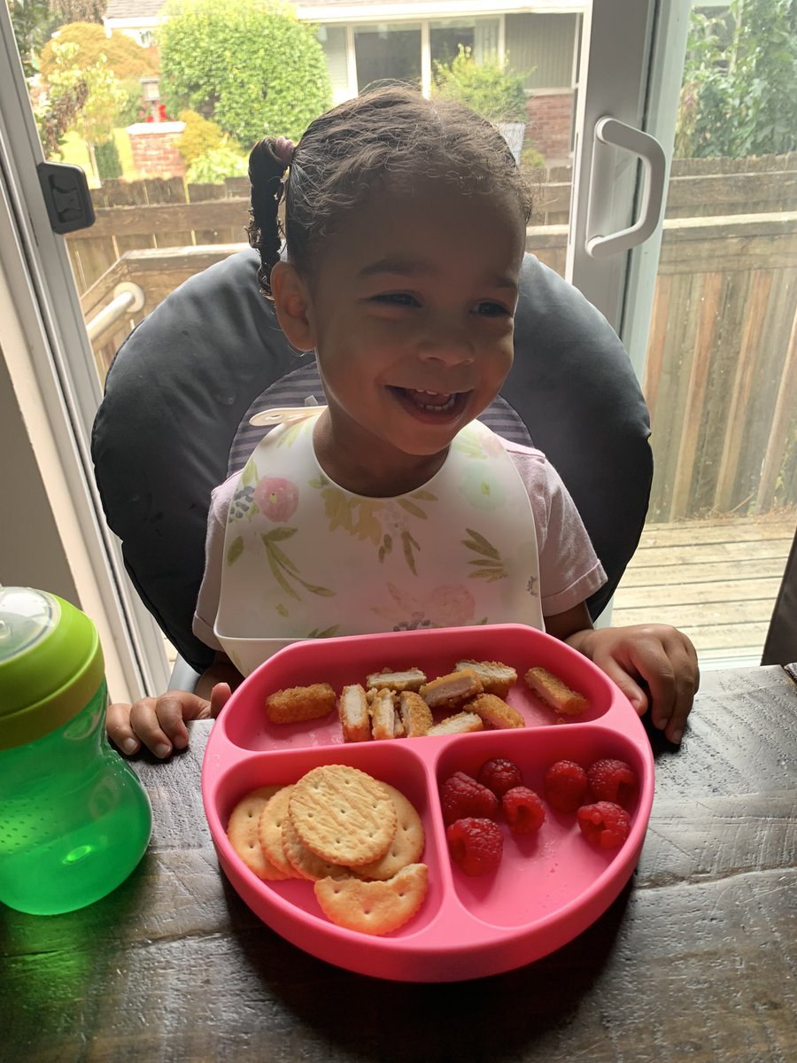 jamjamwalton's tweet photo. I love my job in Athletics BUT being #DaddyJam will always be my #1 job! Life is good at lunchtime! #ZadieandKrew https://t.co/3XTpNNQANn