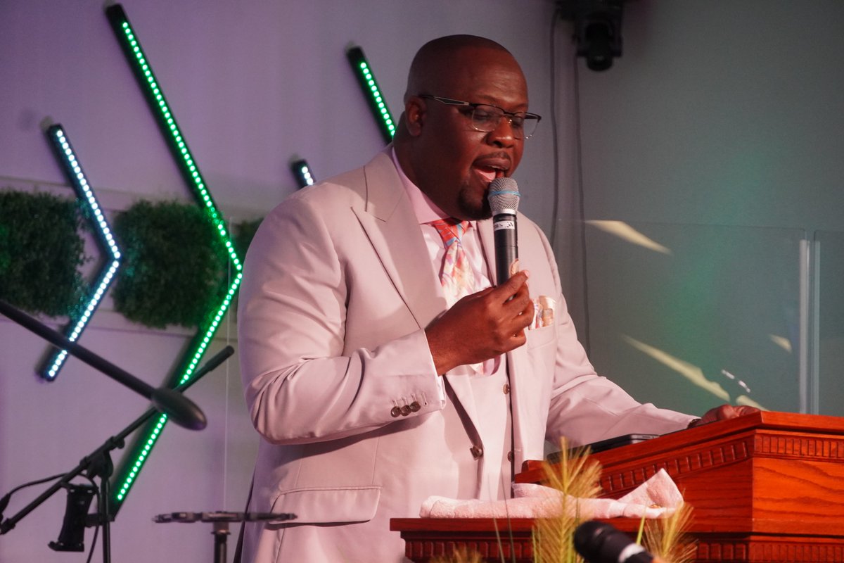 TDG_DE_MIRAMAR's tweet photo. COMBAT LE BON COMBAT!!!!|
@TDG_DE_MIRAMAR |09/11/2022| #GodFirst #legliz #haitianchurch #GloireADieu #SundayService #Bondye #bénisseleseigneur #TDG #Tabernacle #Godturneditaround #RecieveIt #thespirit #fightthegoodfight #Godisincontrol #followthespirt https://t.co/gJypRLlZ37