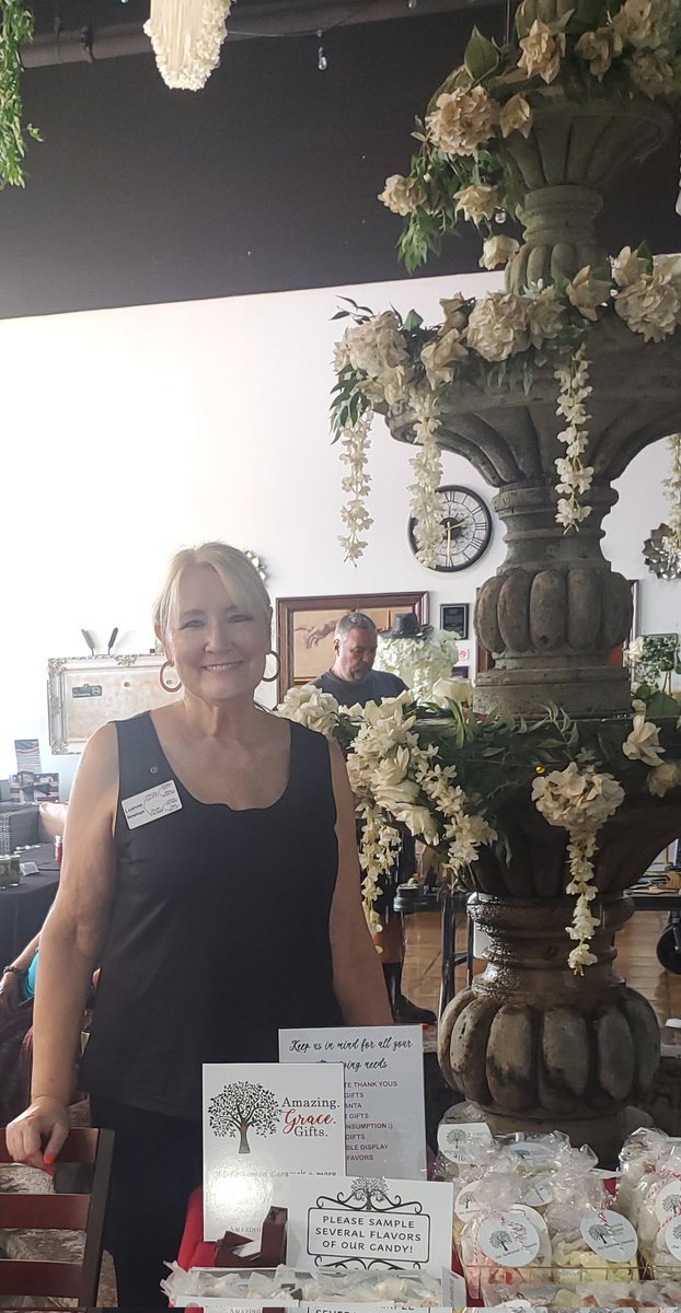 AmazingGraceGi1's tweet photo. Enjoying some wonderful conversations with some wonderful people!!!

#oldfashionedcaramels 
#deliciousbarks
#shopsmall 
#veteranownedbusiness https://t.co/VZptmYvC6I