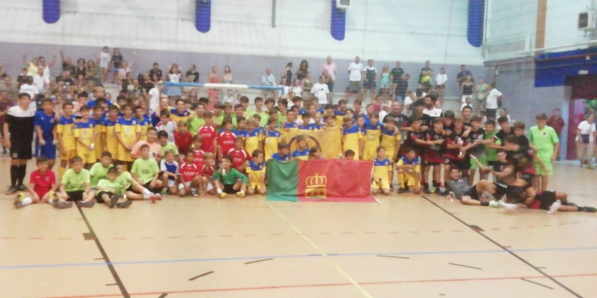 ADAlcorconFS's tweet photo. XX TORNEO ADAFS |
F░O░T░O░░F░I░N░A░L

¡¡¡GRACIAS A TODOS!!!

@Andel_Deporte
@CFSARTILLEROS
@cdciudaddenara
@CD_LACELESTINA
@CDLeganesFS
@5Escuela
@cdrivasfutsal
#EMFSAluche

#123Alcorcón
#ConElCorazónEnLaPista 💛 https://t.co/tbPdqtyobg