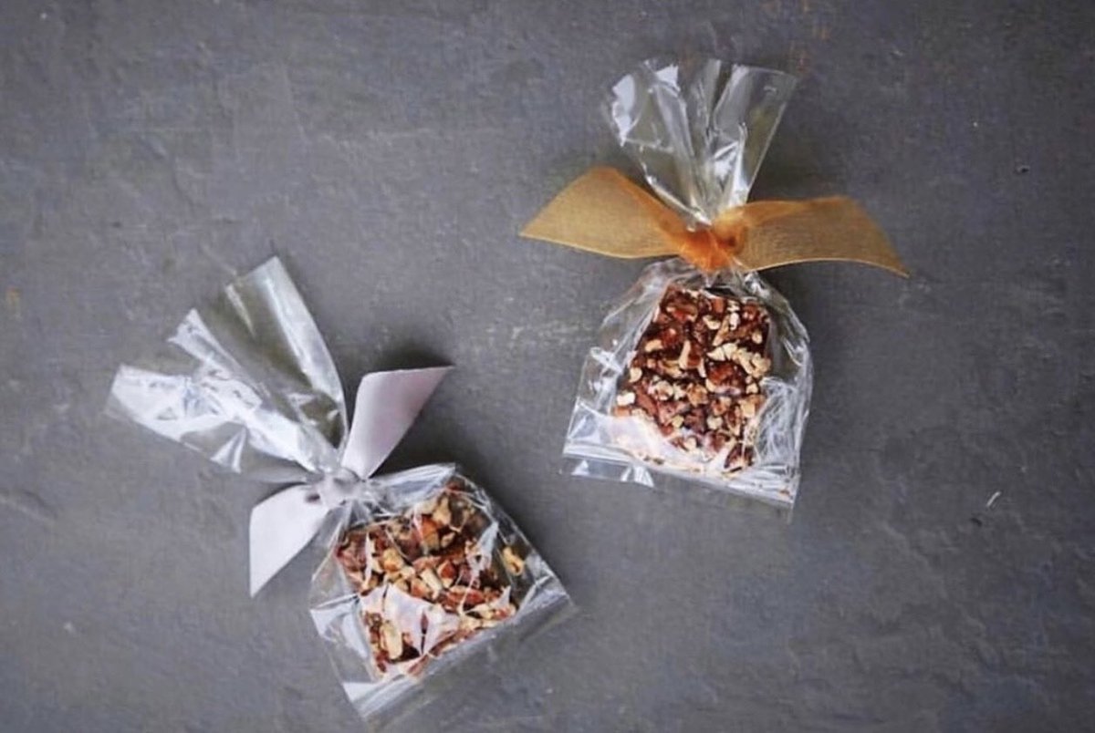 Btoffee's tweet photo. Cello bags are a beautiful way to show your guests exactly what they are getting...delicious toffee! Match the ribbon to your theme or color scheme and you'll be all set for your next event.✨ https://t.co/FdWZyUoD8M