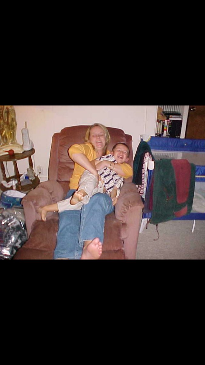 Jzarocka45's tweet photo. Happy heavenly birthday mom ❤️
10 years without your pretty face https://t.co/1jCtx0VvpW