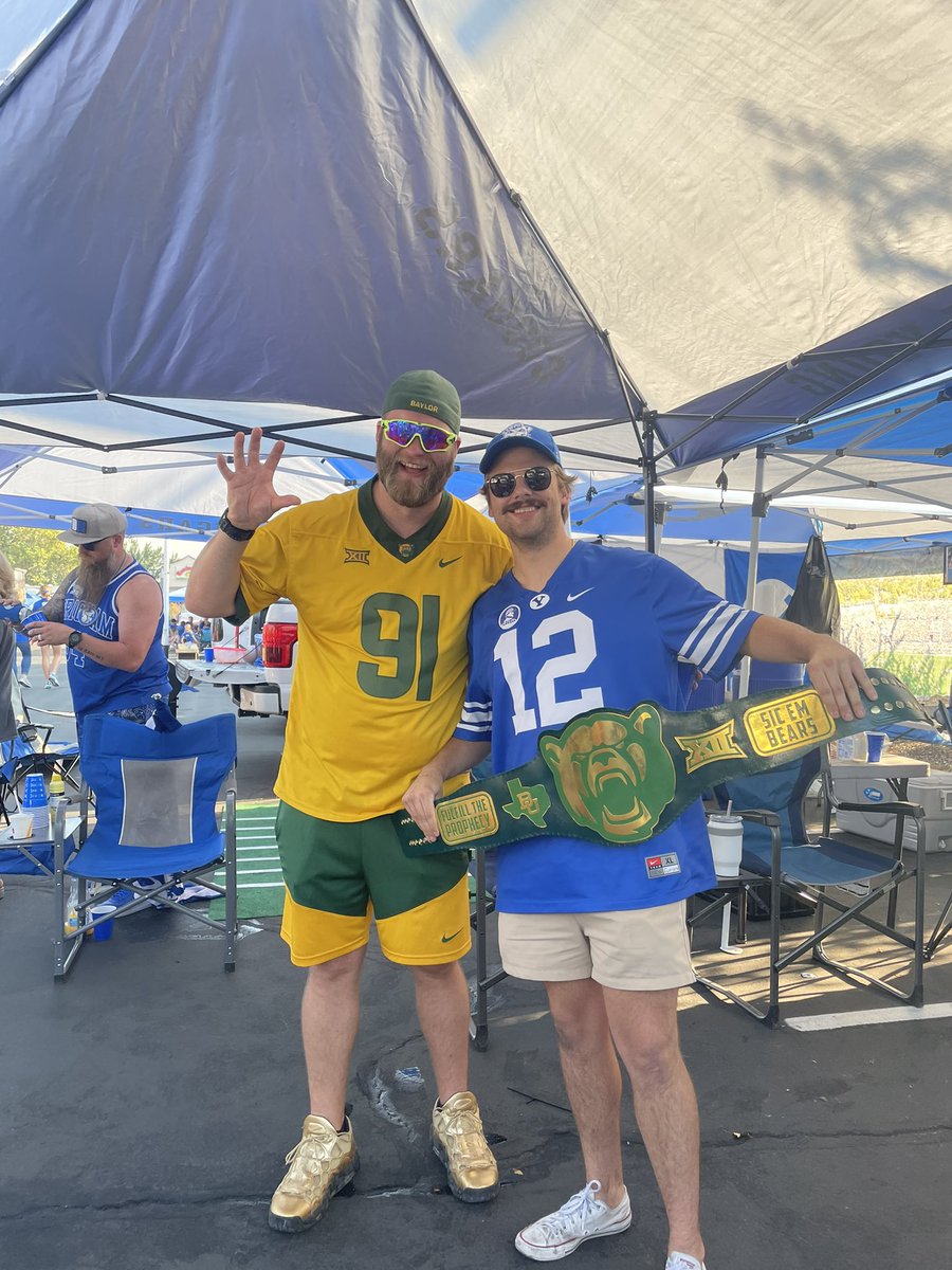 Great meeting <a href="/T_REX1991/">T-REX</a> yesterday. Excited for the new Big-12. #SicEm