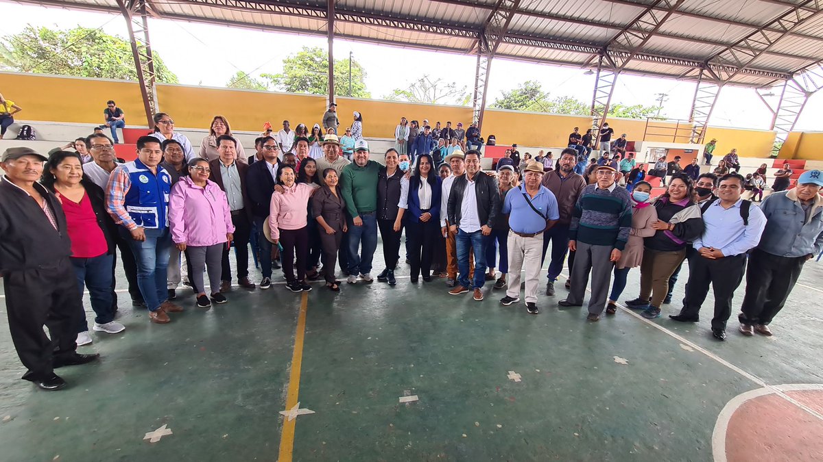 AgriculturaEc's tweet photo. Nos reunimos en cooperación interinstitucional del MAG con representantes del Gad de la parroquia Bellavista con el fin de coordinar estrategias que articulen acciones en beneficio del sector agroproductivo del cantón Santa Cruz en Galápagos. #JuntosPorElAgro https://t.co/L23fDkD7Cj