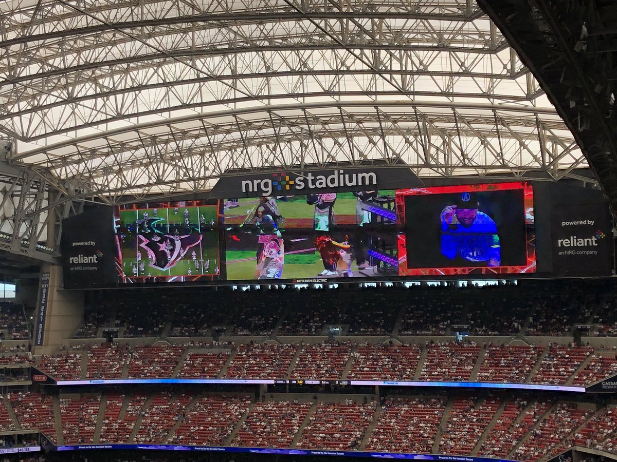 LacyChelisa's tweet photo. A very welcome self-care moment w/ my girl kiddo @lovetempestt, my fav rapper, Houston’s own 🎤@paulwallbaby & my @HoustonTexans 🏈Liberty White-Out game @nrgpark. #NorthSide4Life https://t.co/psihYZ6Nkr