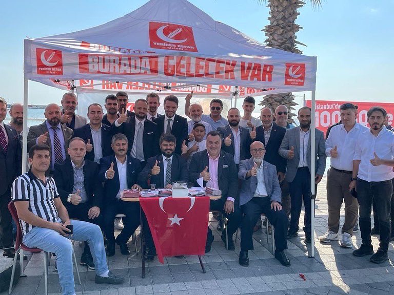 rpmustafadogan's tweet photo. 📍Silivri

Partimizin Silivri İlçe Başkanlığını, meydanda açmış oldukları standı ziyaret ettik ve esnaf ziyareti yaparak Genel Başkanımız Dr. Fatih Erbakan’ın selamlarını Silivri halkına ilettik.

Silivri Tamam İnşallah 👍 https://t.co/0JHhTShA89
