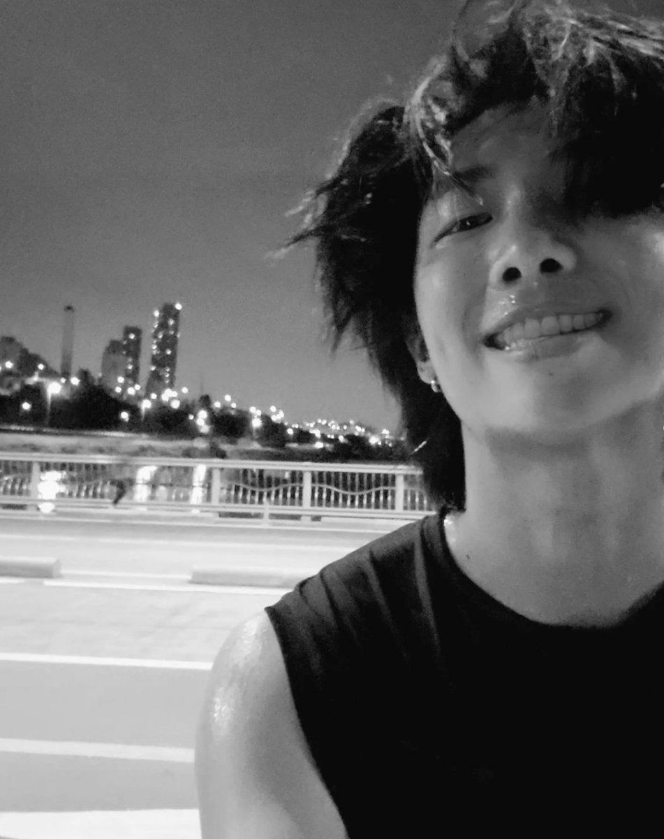 jhope_usa's tweet photo. Happy Birthday to our Great Leader Namjoonie 🎂

Wishing you a day filled with fun, great food, and love 🐨💜💜

#HappyRMDay #HappyBirthdayNamjoon #NamuDay #Namjoon #RM @BTS_twt https://t.co/gPyFsv4X2E
