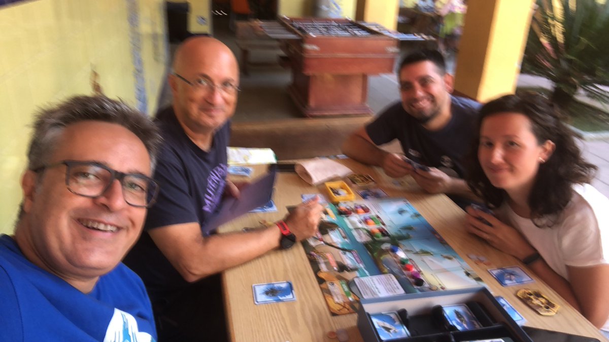 ClubAmatent's tweet photo. #ClubAmatent també ha estat al fantàstic cap de setmana de #jocsdetaula i #ElSenyordelsAnells en cartes organitzat per la nostra botiga amiga #Mathom @MathomStore https://t.co/ieOIeFR1nj