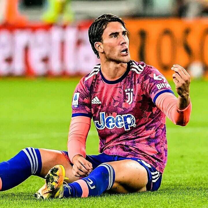 bajalejuventino's tweet photo. Imagine having a GOAL MACHINE but disgraceful tactics won't let him function.

I'll be the first to say it #Allegriout https://t.co/5U1Mim6DAZ