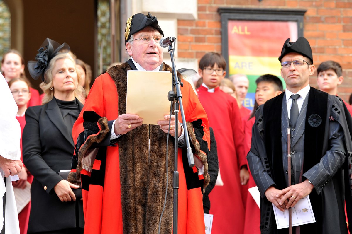 The Proclamation of the Accession of His Majesty King Charles III read by Mayor of Guildford Cllr Dennis Booth outside Holy Trinity Church this afternoon @GuildfordBC #Proclamation @GuildfordTIC @surreylive #Guildford #Surrey