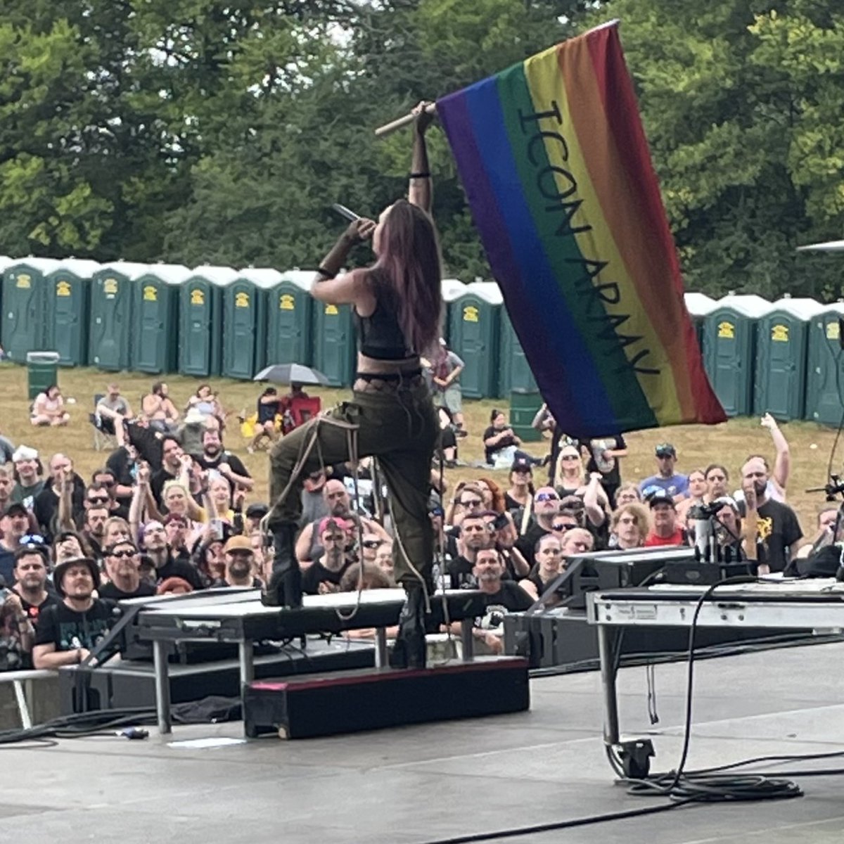 iconforhire's tweet image. We had a blast Blue Ridge Rock Fest! Stoked the rain cleared for us, thanks for showing up #iconarmy!! 🤘