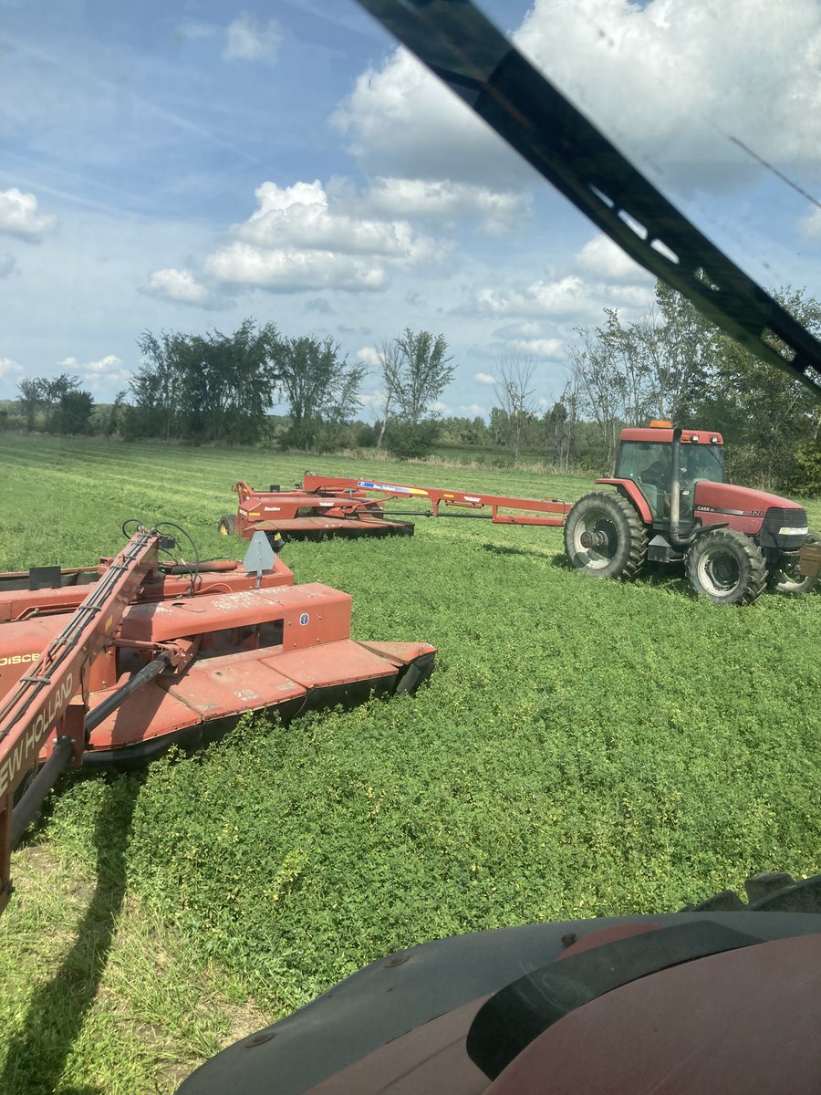 Timmy had a full weekend finishing up haylage and showing friends around the farm !