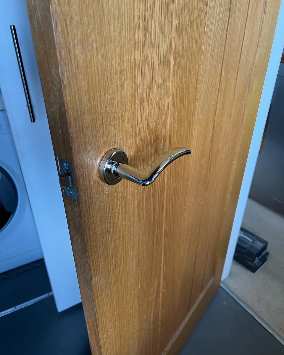 WMCjoinery's tweet photo. Door handles fitted for a customer in Ruthin this weekend. Get in touch for a free quote! https://t.co/aBhverP3eE