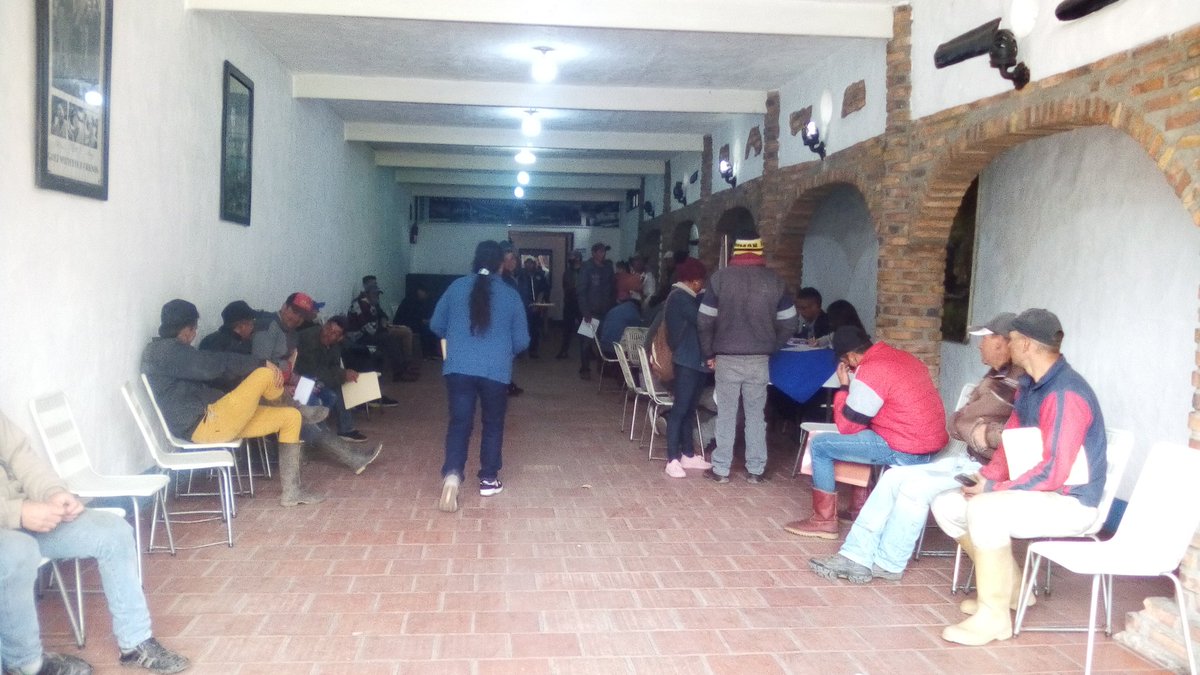 asocramr's tweet photo. 2. Apertura de cuenta los días jueves 08, viernes 09 y sábado 10, a los agricultores asociados a ASOCRAMR, beneficiando a 528 agricultores con apertura de cuenta corriente. Agradecidos con el personal del Banco Bicentenario por su apoyo incondicional en la jornada. https://t.co/YWNmcmCIIk