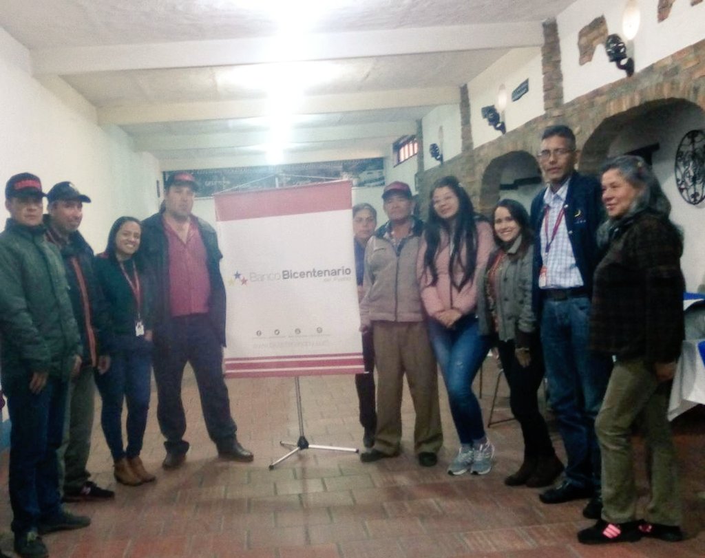 asocramr's tweet photo. Así, es que se gobierna escuchando las potencialidades y necesidades del pueblo y dando respuestas efectivas y eficientes.
“La Revolución Agrícola Avanza en el Municipio Rangel”
Trabajo en equipo éxito seguro. 
ASOCRAMR “Integración agroproductiva para nuestro pueblo” https://t.co/2NTFF2xczo