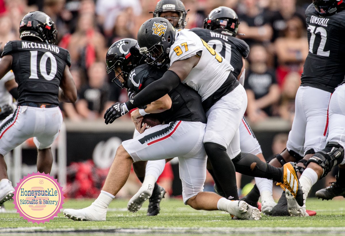 It's Adam Watkins SZN 👊

𝙿𝚑𝚘𝚝𝚘 𝚘𝚏 𝚝𝚑𝚎 𝙶𝚊𝚖𝚎 📷

#GoldStandard | #KSUSwitch