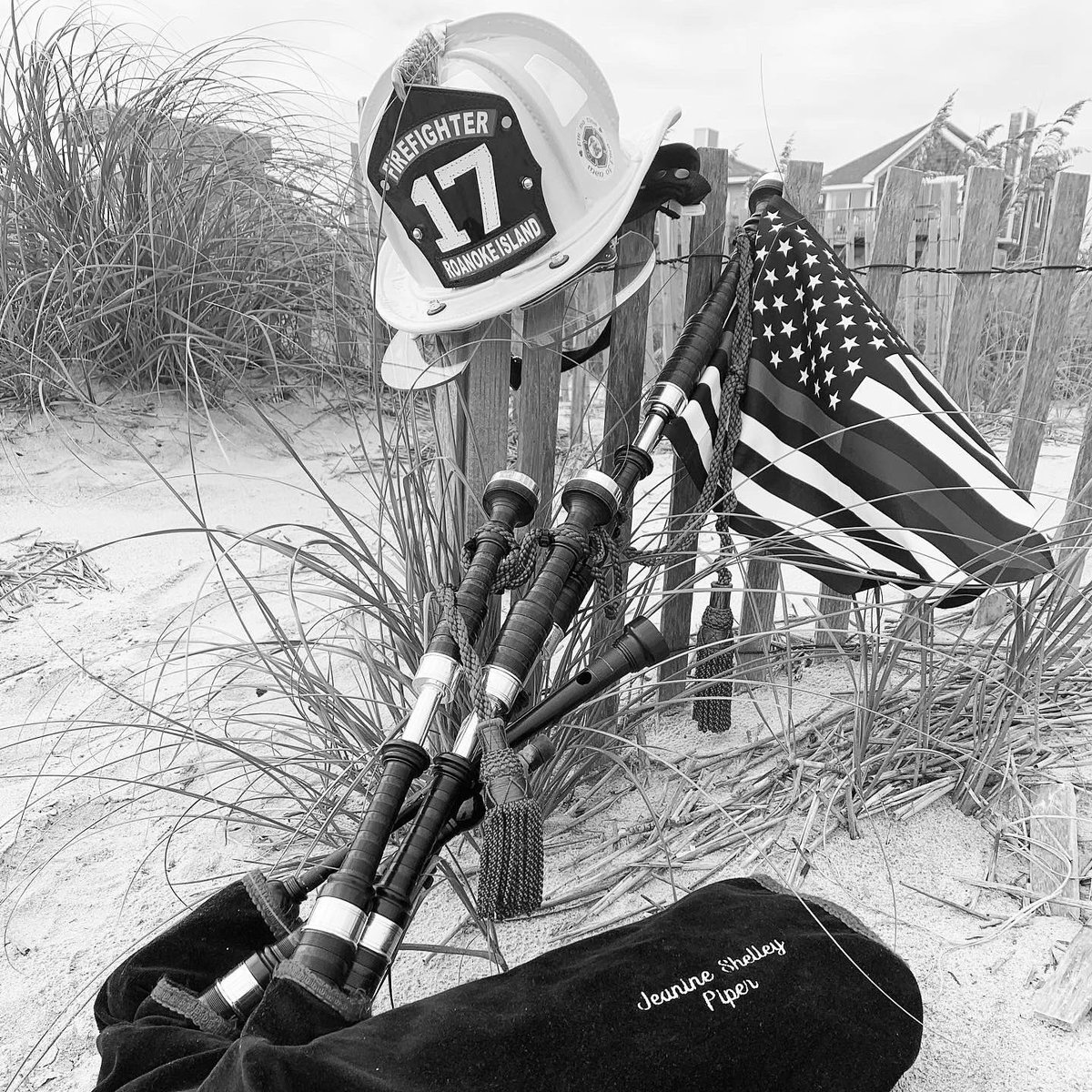 PippyPipes's tweet photo. Proud to have represented my department this morning with 9-11 events. The last, Walk to Reach the Beach. 🚒
#TheBeachPiedPiper￼
#WeRemember
#WePayOurRespect
#MayTheyRestInPeace
#GodBlessAmerica 🇺🇸 https://t.co/yHBgt9rNWJ