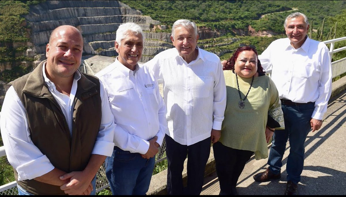 DanielMiPresid1's tweet photo. #LoDijo

Pdte. @lopezobrador_ 

“Orden dada no supervisada, no sirve para nada“. Reinició la construcción d la presa El Zapotillo. No se inundarán las comunidades y se aportarán 2 mil litros d agua por segundo para la zona conurbada de Guadalajara”

#HayPatria #LaCovid19NoEsGripe https://t.co/CwQgxYkVZa