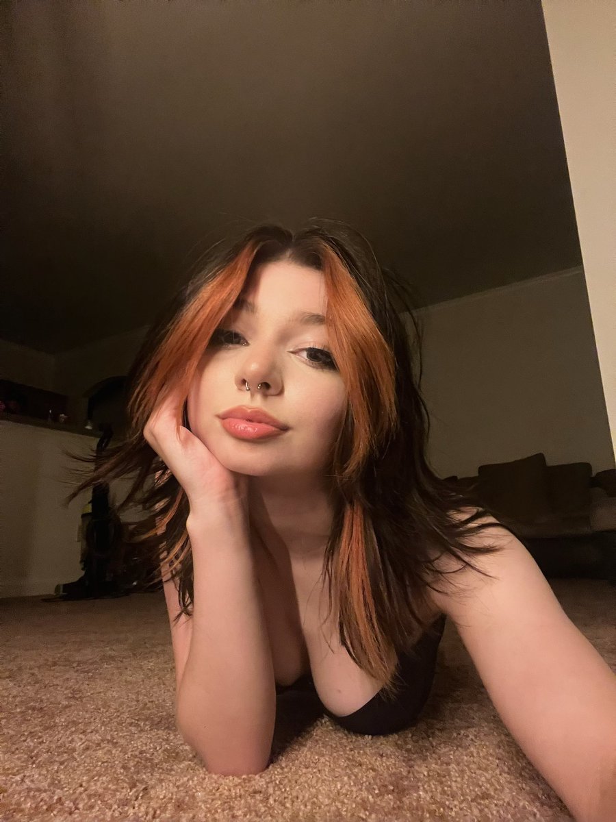 valkcy's tweet photo. wyd ? come over https://t.co/0Lvl57V305