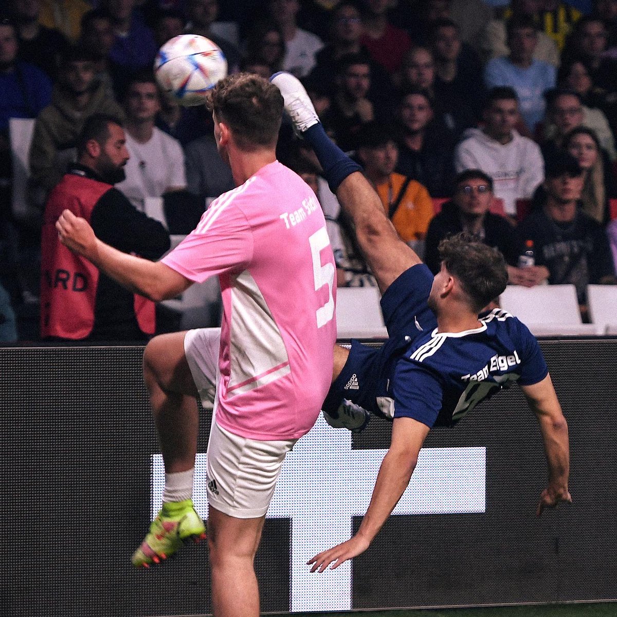 EliasN97's tweet image. Ohne Worte 🔥❤️ ihr seid die besten hatte echt so oft Gänsehaut, bin dankbar so eine Community zu haben ❤️ das war erst der Anfang