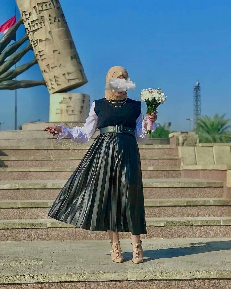 Mezun oldummm 😘
Birazdan Instagram'da canlı yayın açacağım link profilde hava çok sıcak belki atletle açarım 🙈